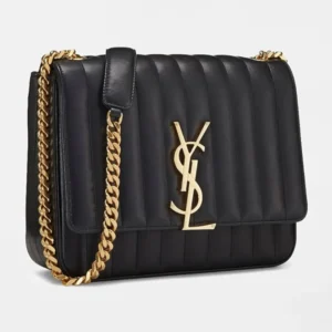 Luxury crossbody bag handbags for women featuring a quilted chain strap handbag styled with casual, office, street style, and evening outfits, showcasing elegant shoulder bags, leather handbags, and timeless handbag fashion inspiration.
